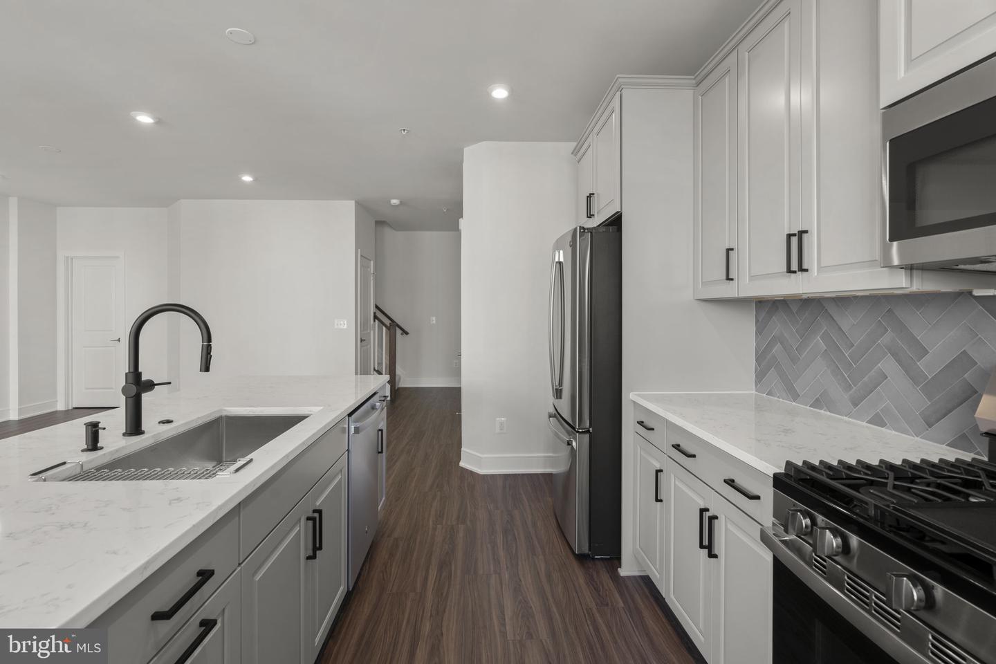 43294 FARRINGDON SQ, BROADLANDS, Virginia 20148, 3 Bedrooms Bedrooms, ,2 BathroomsBathrooms,Residential,For sale,43294 FARRINGDON SQ,VALO2098216 MLS # VALO2098216