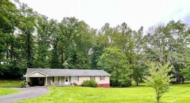 582 MILLER SCHOOL RD, CROZET, Virginia 22932, 3 Bedrooms Bedrooms, ,3 BathroomsBathrooms,Residential,For sale,582 MILLER SCHOOL RD,665093 MLS # 665093