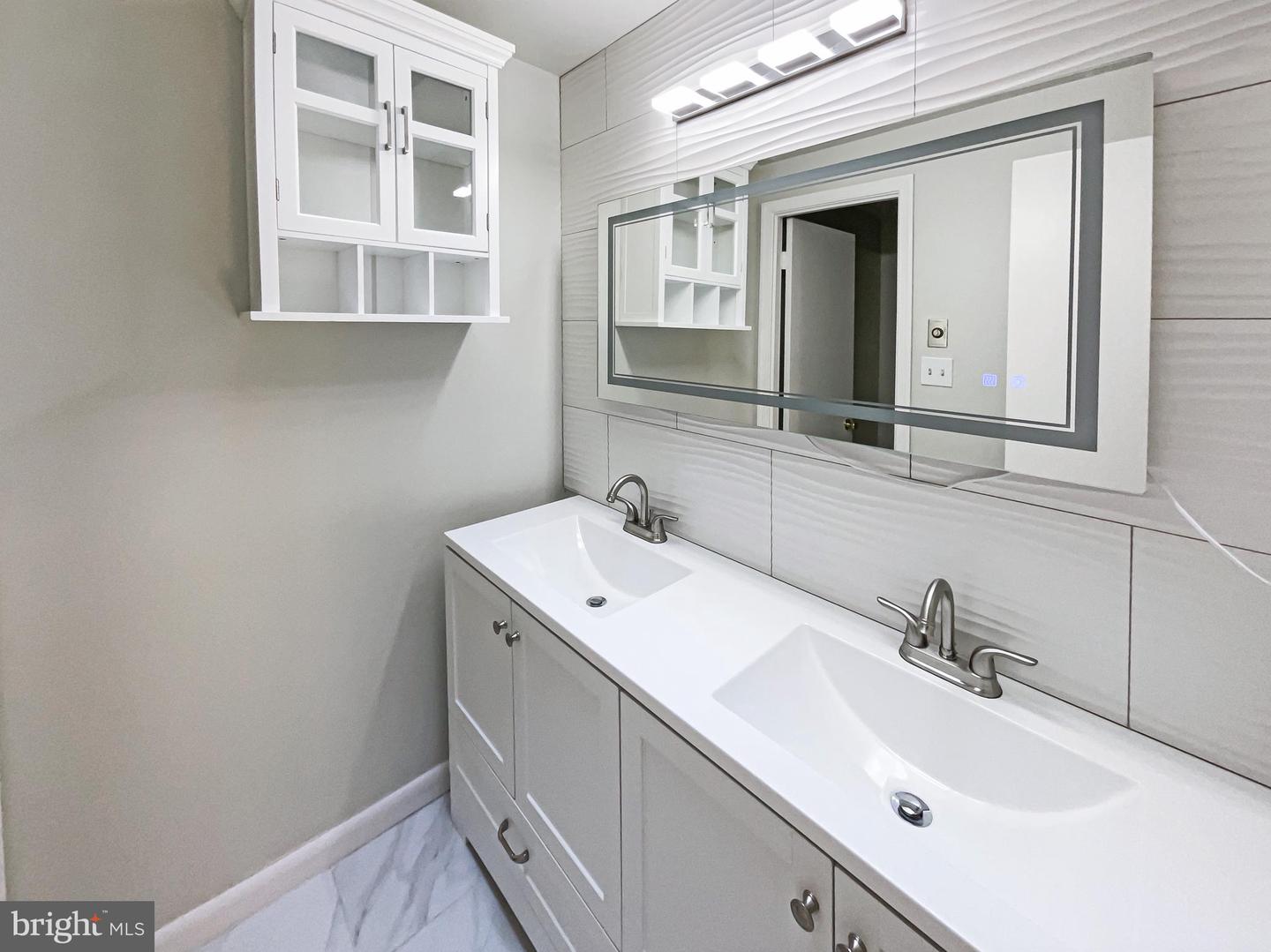 11184 SILENTWOOD LN, RESTON, Virginia 20191, 2 Bedrooms Bedrooms, ,2 BathroomsBathrooms,Residential,For sale,11184 SILENTWOOD LN,VAFX2224482 MLS # VAFX2224482