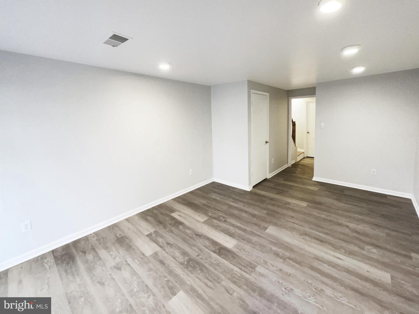 11184 SILENTWOOD LN, RESTON, Virginia 20191, 2 Bedrooms Bedrooms, ,2 BathroomsBathrooms,Residential,For sale,11184 SILENTWOOD LN,VAFX2224482 MLS # VAFX2224482