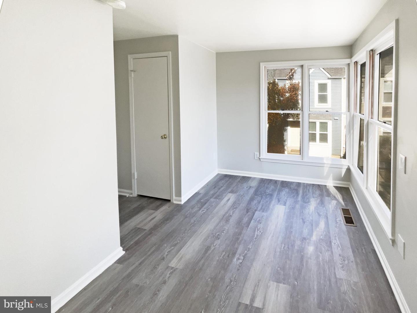 11184 SILENTWOOD LN, RESTON, Virginia 20191, 2 Bedrooms Bedrooms, ,2 BathroomsBathrooms,Residential,For sale,11184 SILENTWOOD LN,VAFX2224482 MLS # VAFX2224482
