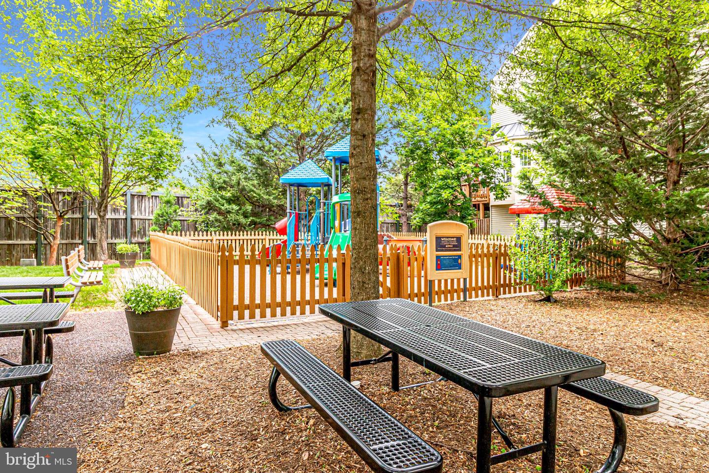 3804 DOMINION MILL DR, ALEXANDRIA, Virginia 22304, 3 Bedrooms Bedrooms, ,3 BathroomsBathrooms,Residential,For sale,3804 DOMINION MILL DR,VAAX2043894 MLS # VAAX2043894
