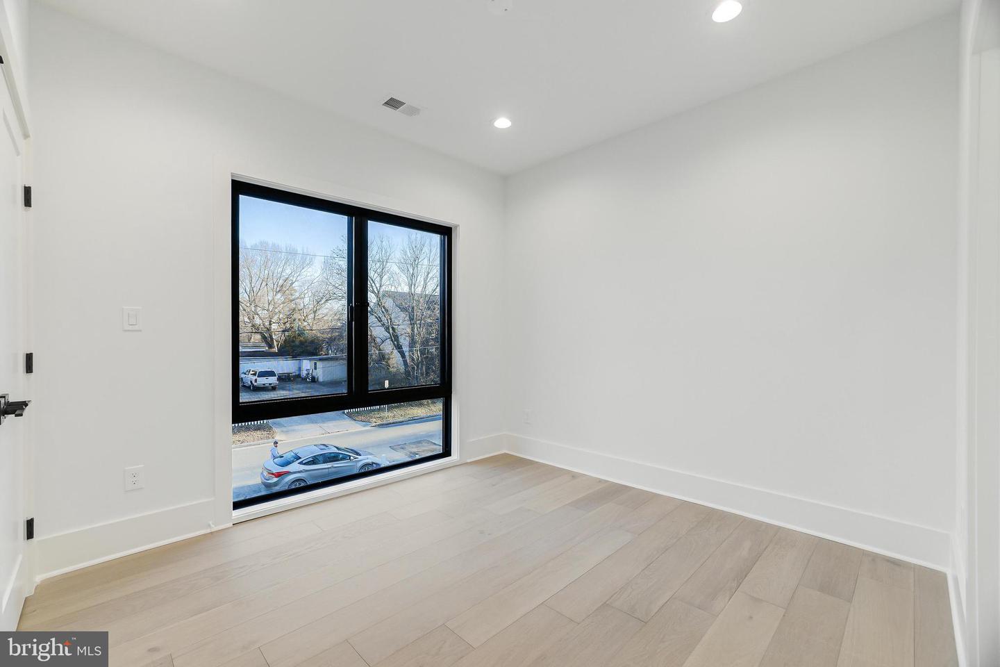 3504 LAKE ST, FALLS CHURCH, Virginia 22041, 5 Bedrooms Bedrooms, ,5 BathroomsBathrooms,Residential,For sale,3504 LAKE ST,VAFX2235558 MLS # VAFX2235558