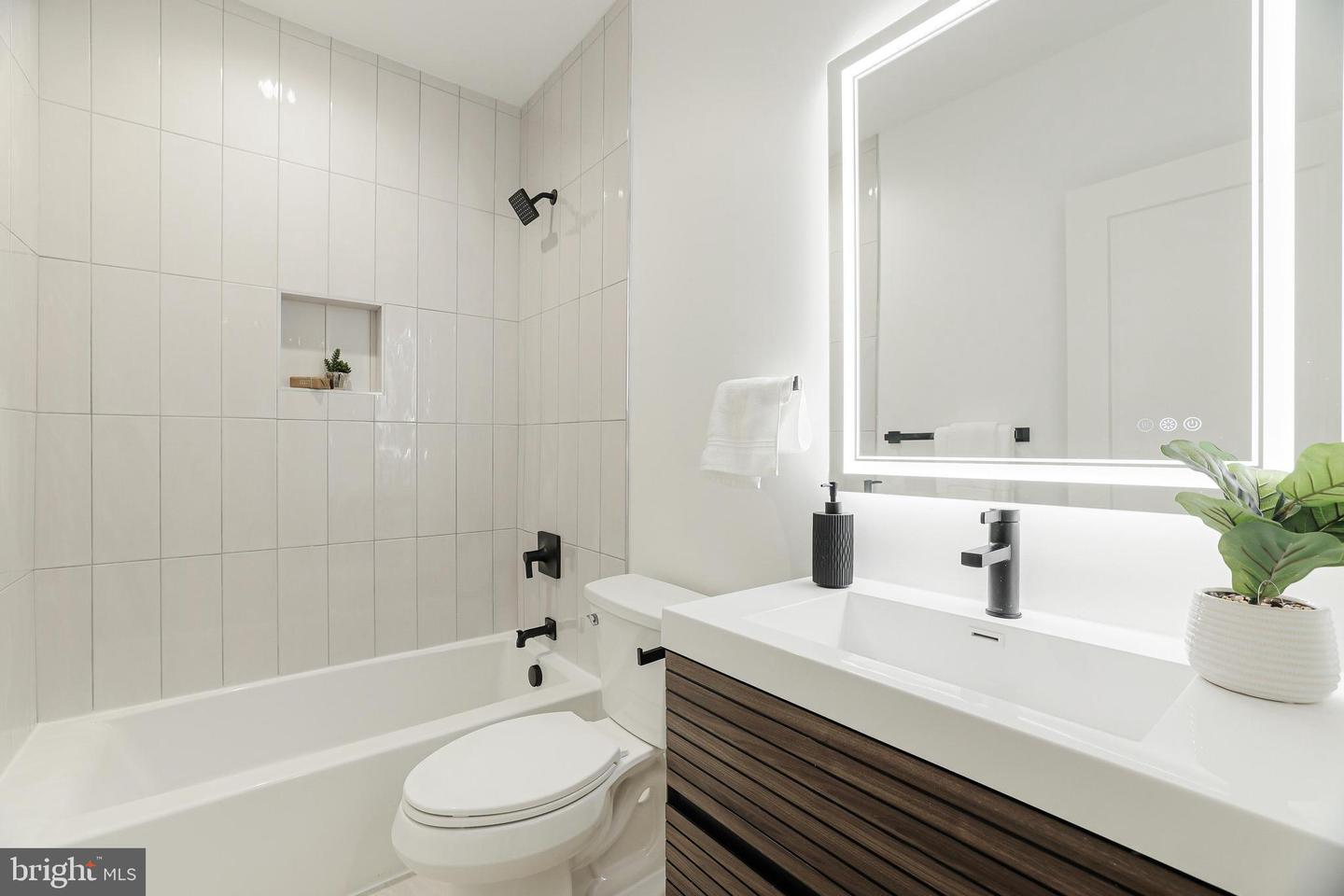 3504 LAKE ST, FALLS CHURCH, Virginia 22041, 5 Bedrooms Bedrooms, ,5 BathroomsBathrooms,Residential,For sale,3504 LAKE ST,VAFX2235558 MLS # VAFX2235558