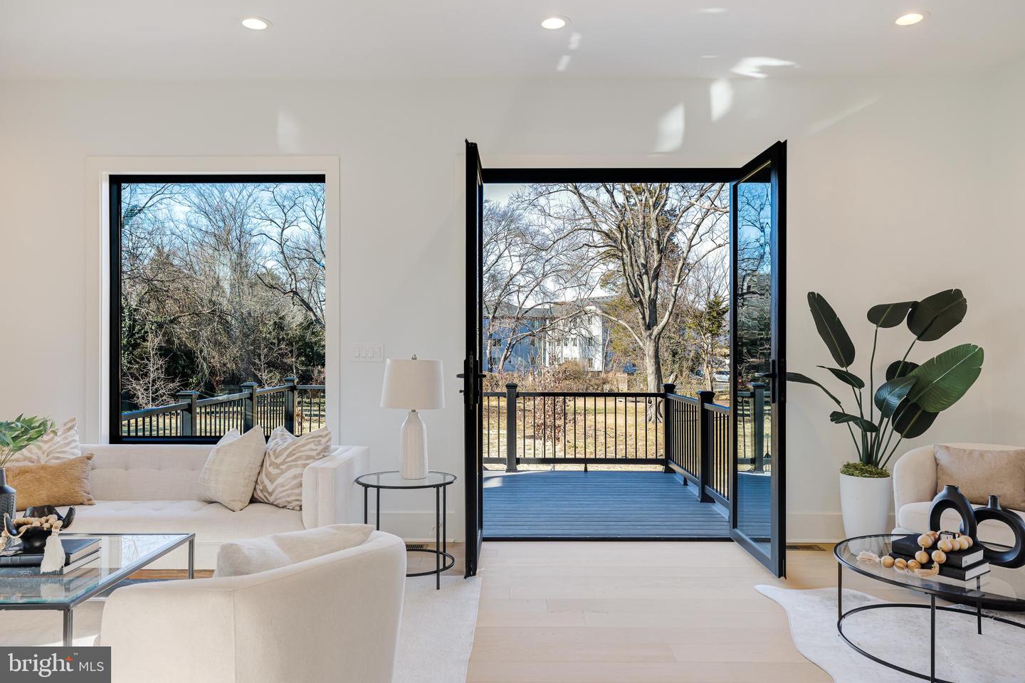 3504 LAKE ST, FALLS CHURCH, Virginia 22041, 5 Bedrooms Bedrooms, ,5 BathroomsBathrooms,Residential,For sale,3504 LAKE ST,VAFX2235558 MLS # VAFX2235558