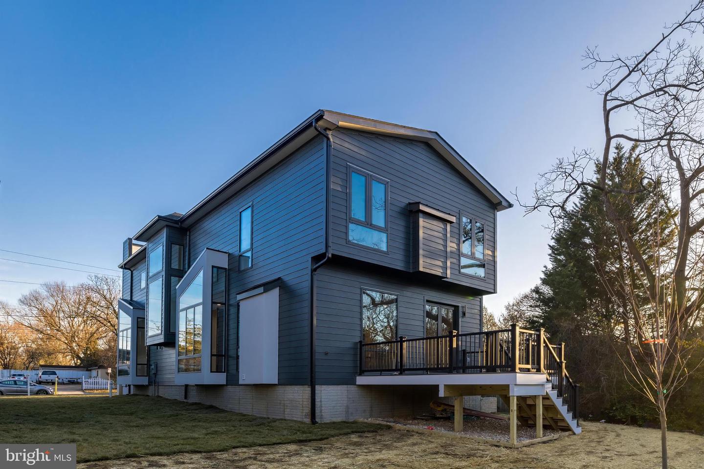 3504 LAKE ST, FALLS CHURCH, Virginia 22041, 5 Bedrooms Bedrooms, ,5 BathroomsBathrooms,Residential,For sale,3504 LAKE ST,VAFX2235558 MLS # VAFX2235558