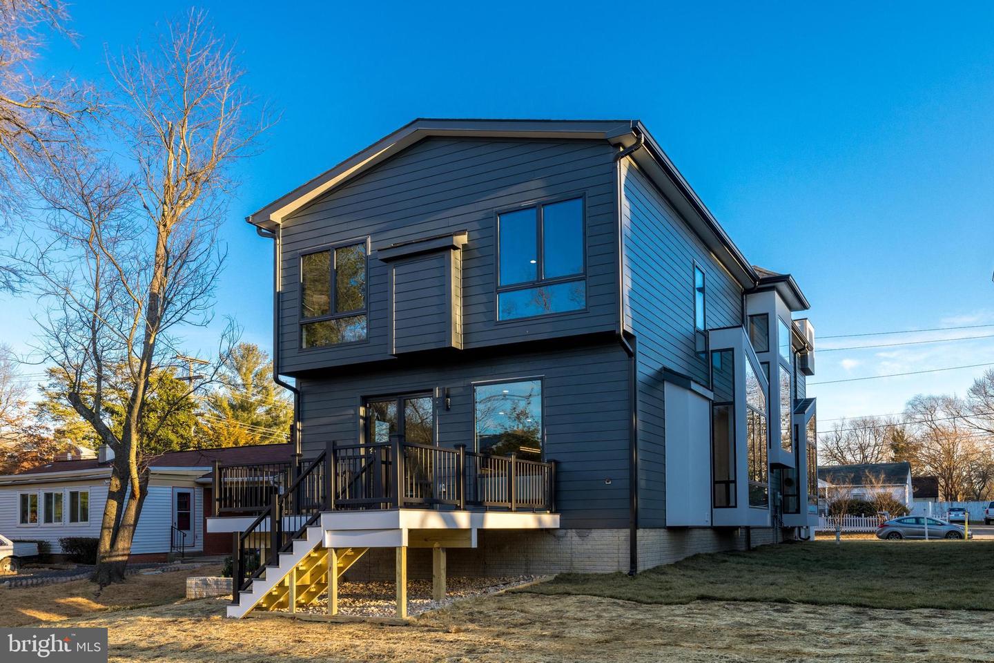 3504 LAKE ST, FALLS CHURCH, Virginia 22041, 5 Bedrooms Bedrooms, ,5 BathroomsBathrooms,Residential,For sale,3504 LAKE ST,VAFX2235558 MLS # VAFX2235558