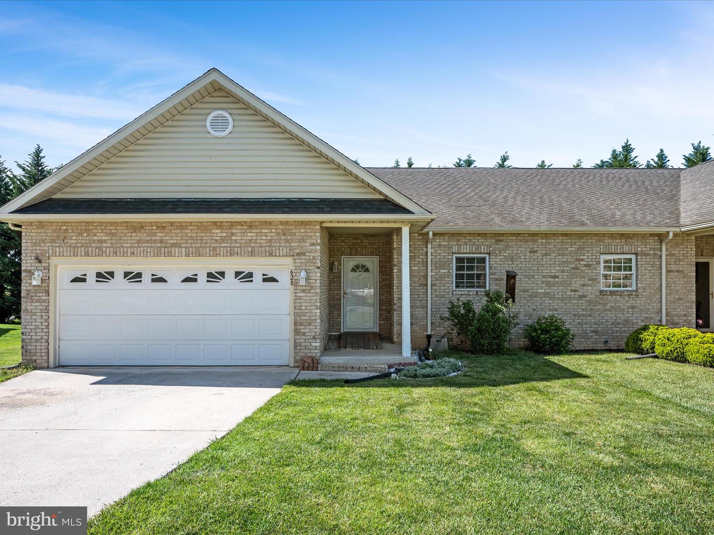 628 ALLEGHENY CIR, WOODSTOCK, Virginia 22664, 3 Bedrooms Bedrooms, ,3 BathroomsBathrooms,Residential,For sale,628 ALLEGHENY CIR,VASH2011306 MLS # VASH2011306
