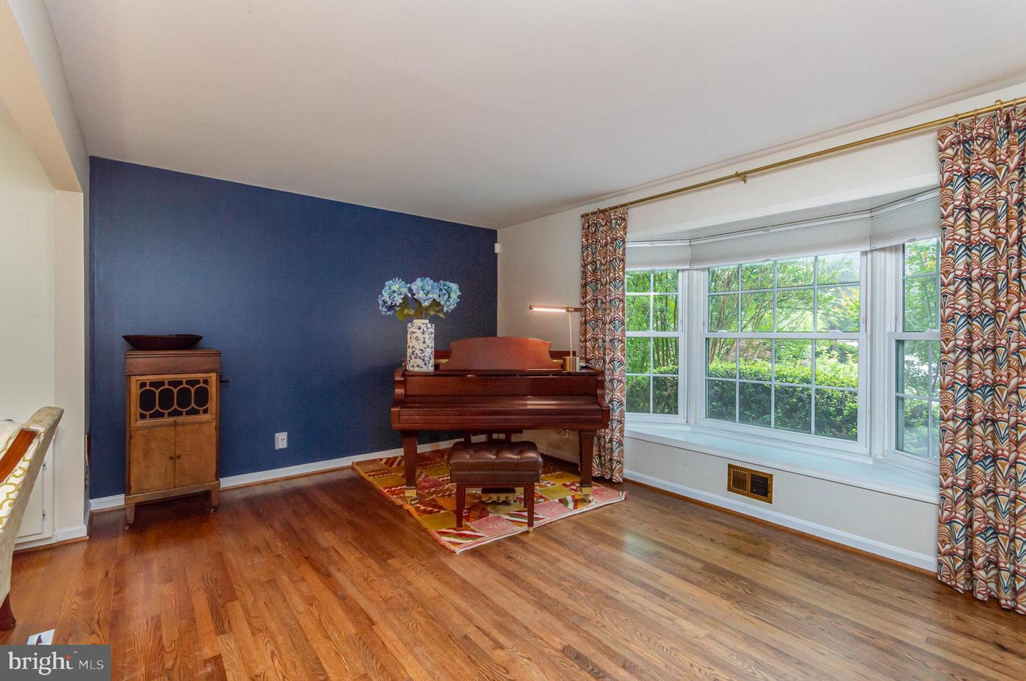 4401 ARAGON PL, ALEXANDRIA, Virginia 22309, 5 Bedrooms Bedrooms, 11 Rooms Rooms,2 BathroomsBathrooms,Residential,For sale,4401 ARAGON PL,VAFX2238602 MLS # VAFX2238602
