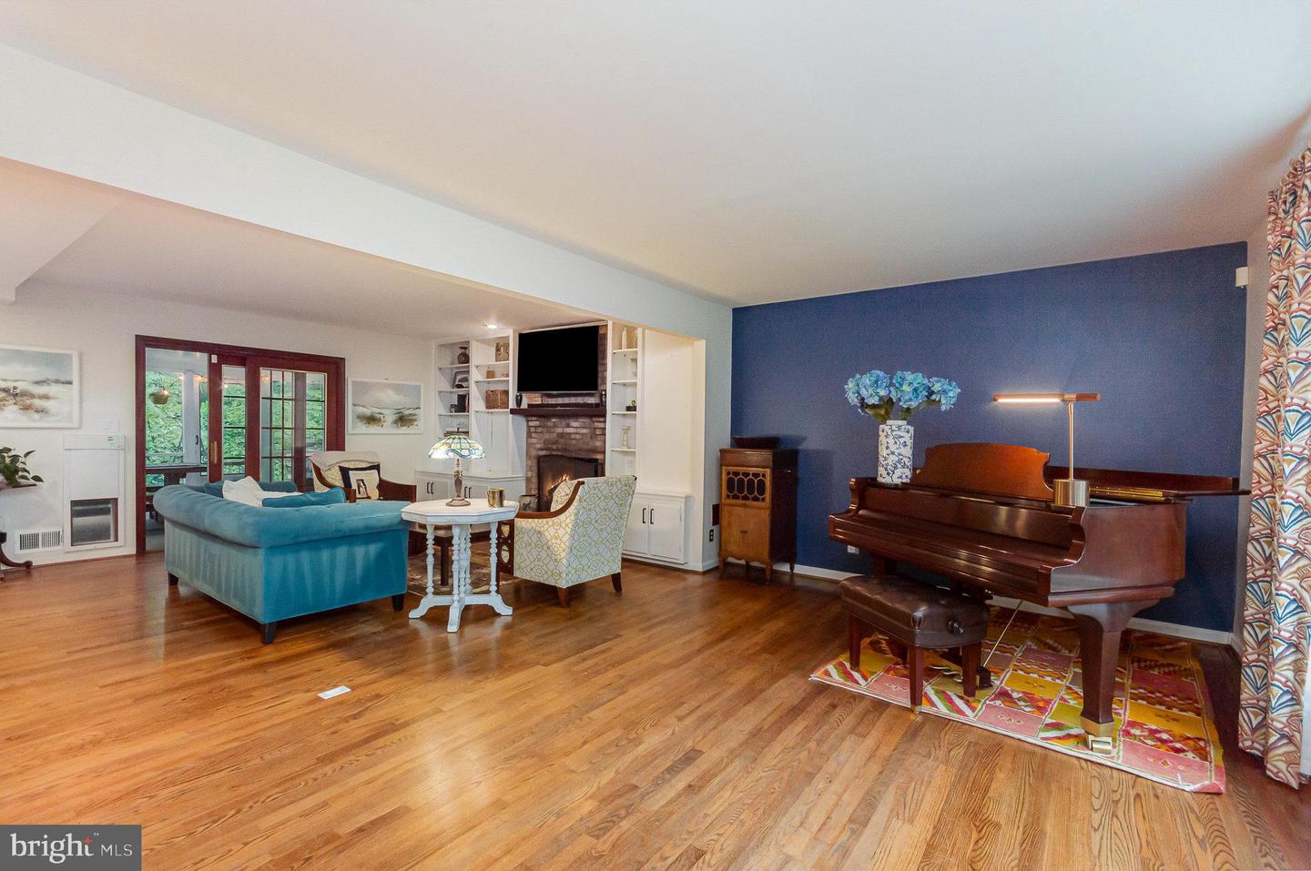 4401 ARAGON PL, ALEXANDRIA, Virginia 22309, 5 Bedrooms Bedrooms, 11 Rooms Rooms,2 BathroomsBathrooms,Residential,For sale,4401 ARAGON PL,VAFX2238602 MLS # VAFX2238602