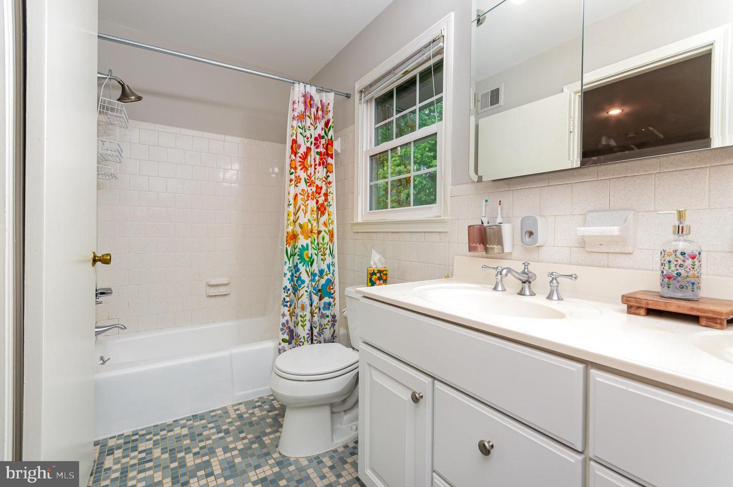 4401 ARAGON PL, ALEXANDRIA, Virginia 22309, 5 Bedrooms Bedrooms, 11 Rooms Rooms,2 BathroomsBathrooms,Residential,For sale,4401 ARAGON PL,VAFX2238602 MLS # VAFX2238602