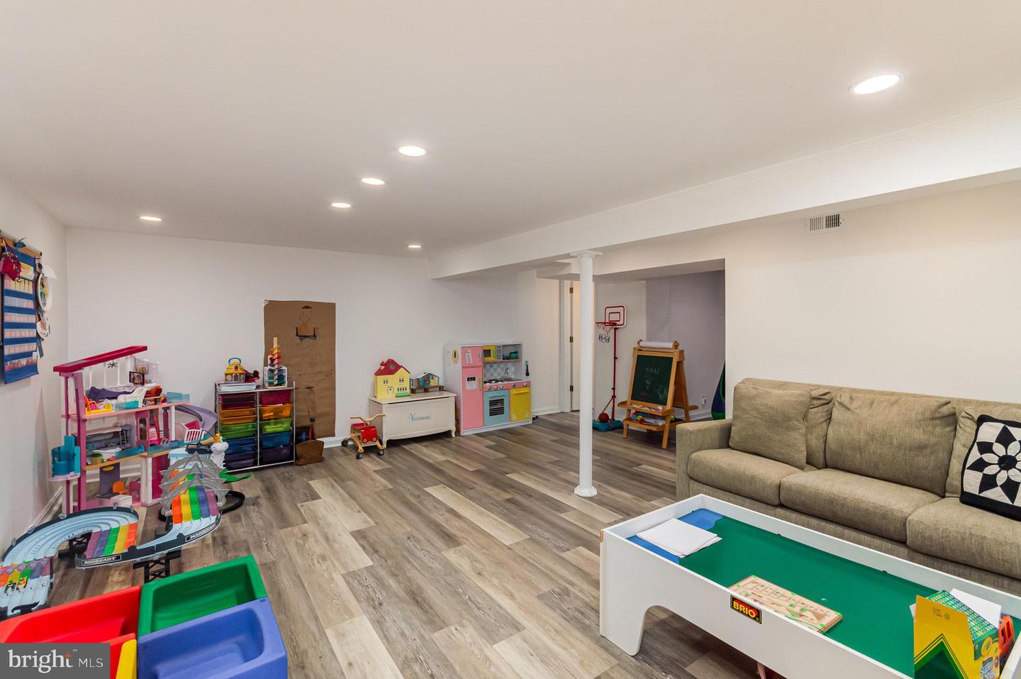 4401 ARAGON PL, ALEXANDRIA, Virginia 22309, 5 Bedrooms Bedrooms, 11 Rooms Rooms,2 BathroomsBathrooms,Residential,For sale,4401 ARAGON PL,VAFX2238602 MLS # VAFX2238602