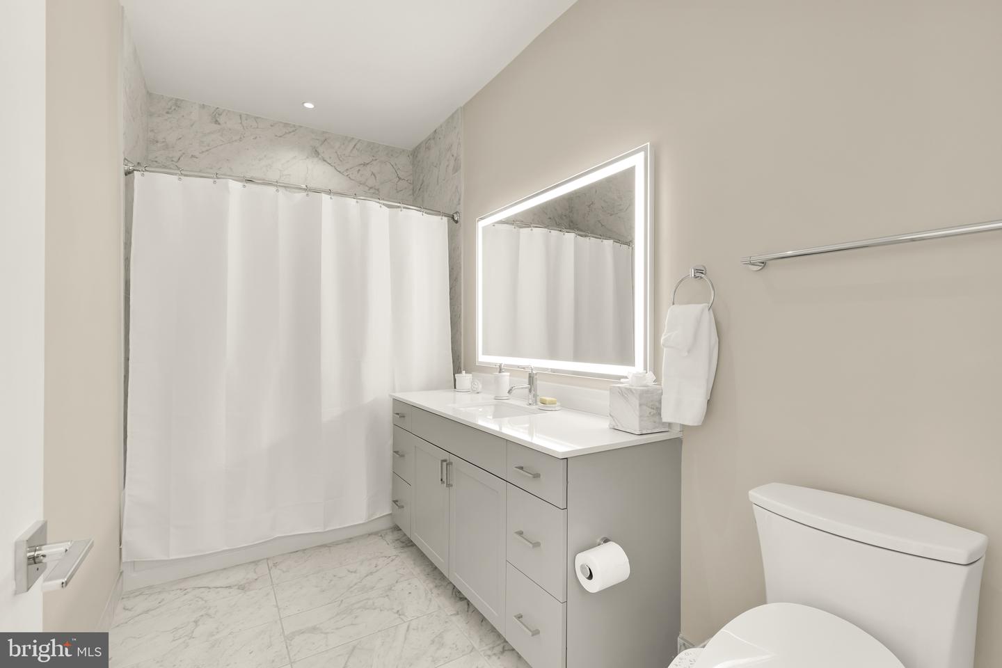 215 MONTGOMERY ST, ALEXANDRIA, Virginia 22314, 3 Bedrooms Bedrooms, ,3 BathroomsBathrooms,Residential,For sale,215 MONTGOMERY ST,VAAX2045048 MLS # VAAX2045048