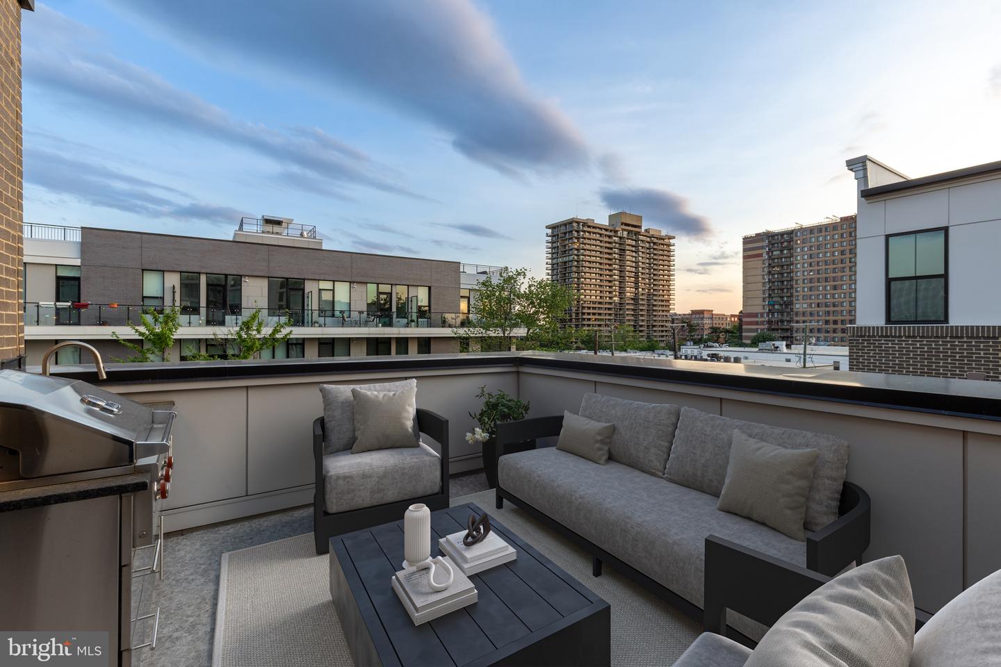 215 MONTGOMERY ST, ALEXANDRIA, Virginia 22314, 3 Bedrooms Bedrooms, ,3 BathroomsBathrooms,Residential,For sale,215 MONTGOMERY ST,VAAX2045048 MLS # VAAX2045048