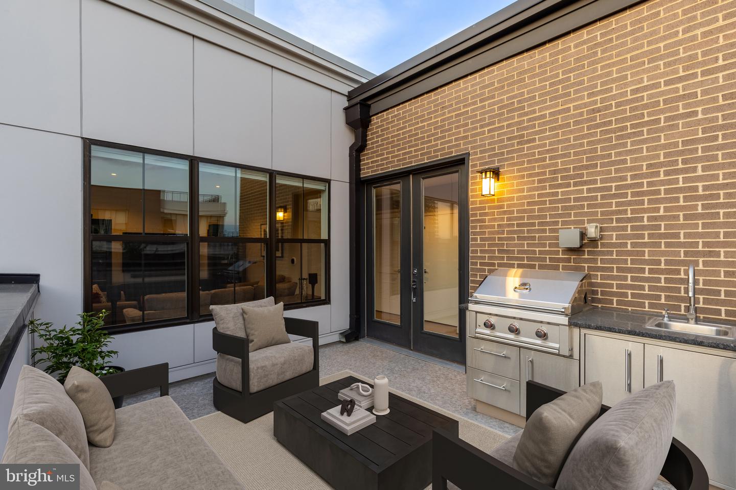 215 MONTGOMERY ST, ALEXANDRIA, Virginia 22314, 3 Bedrooms Bedrooms, ,3 BathroomsBathrooms,Residential,For sale,215 MONTGOMERY ST,VAAX2045048 MLS # VAAX2045048