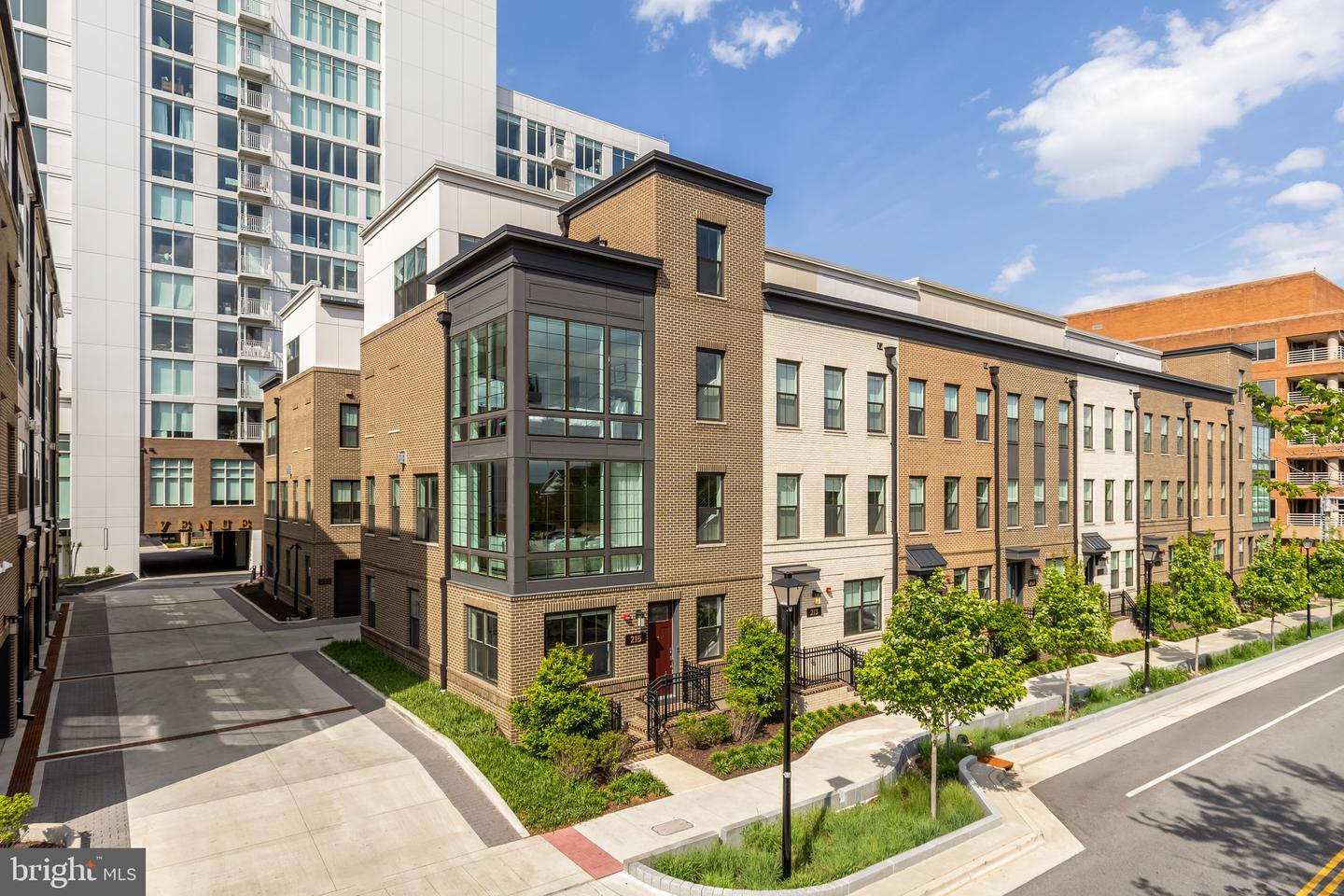215 MONTGOMERY ST, ALEXANDRIA, Virginia 22314, 3 Bedrooms Bedrooms, ,3 BathroomsBathrooms,Residential,For sale,215 MONTGOMERY ST,VAAX2045048 MLS # VAAX2045048