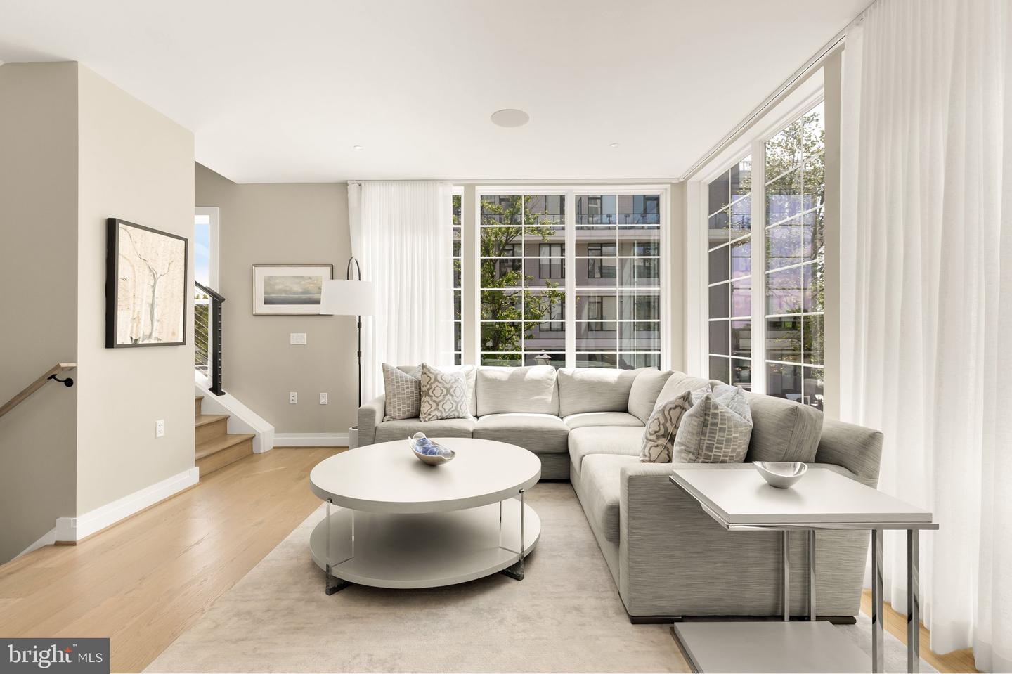 215 MONTGOMERY ST, ALEXANDRIA, Virginia 22314, 3 Bedrooms Bedrooms, ,3 BathroomsBathrooms,Residential,For sale,215 MONTGOMERY ST,VAAX2045048 MLS # VAAX2045048