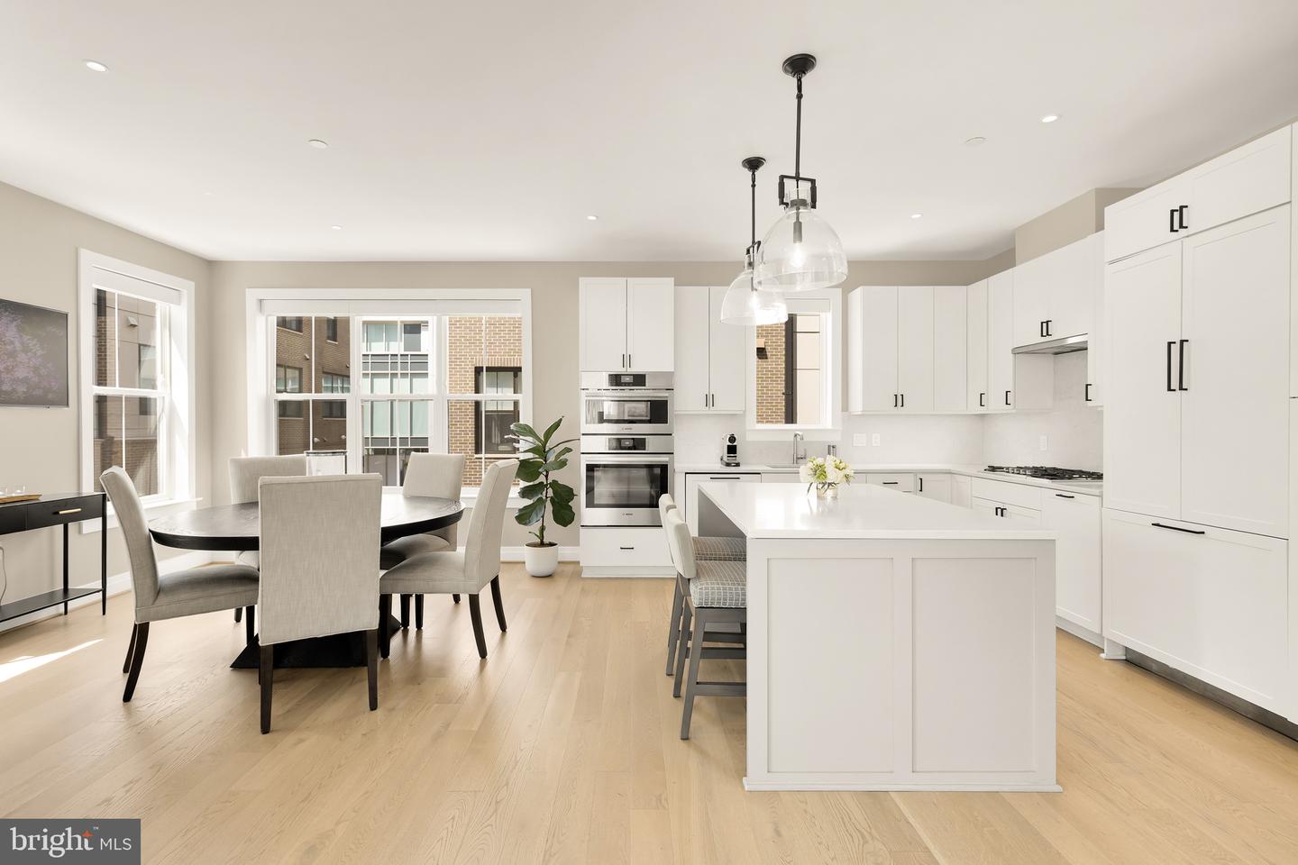 215 MONTGOMERY ST, ALEXANDRIA, Virginia 22314, 3 Bedrooms Bedrooms, ,3 BathroomsBathrooms,Residential,For sale,215 MONTGOMERY ST,VAAX2045048 MLS # VAAX2045048