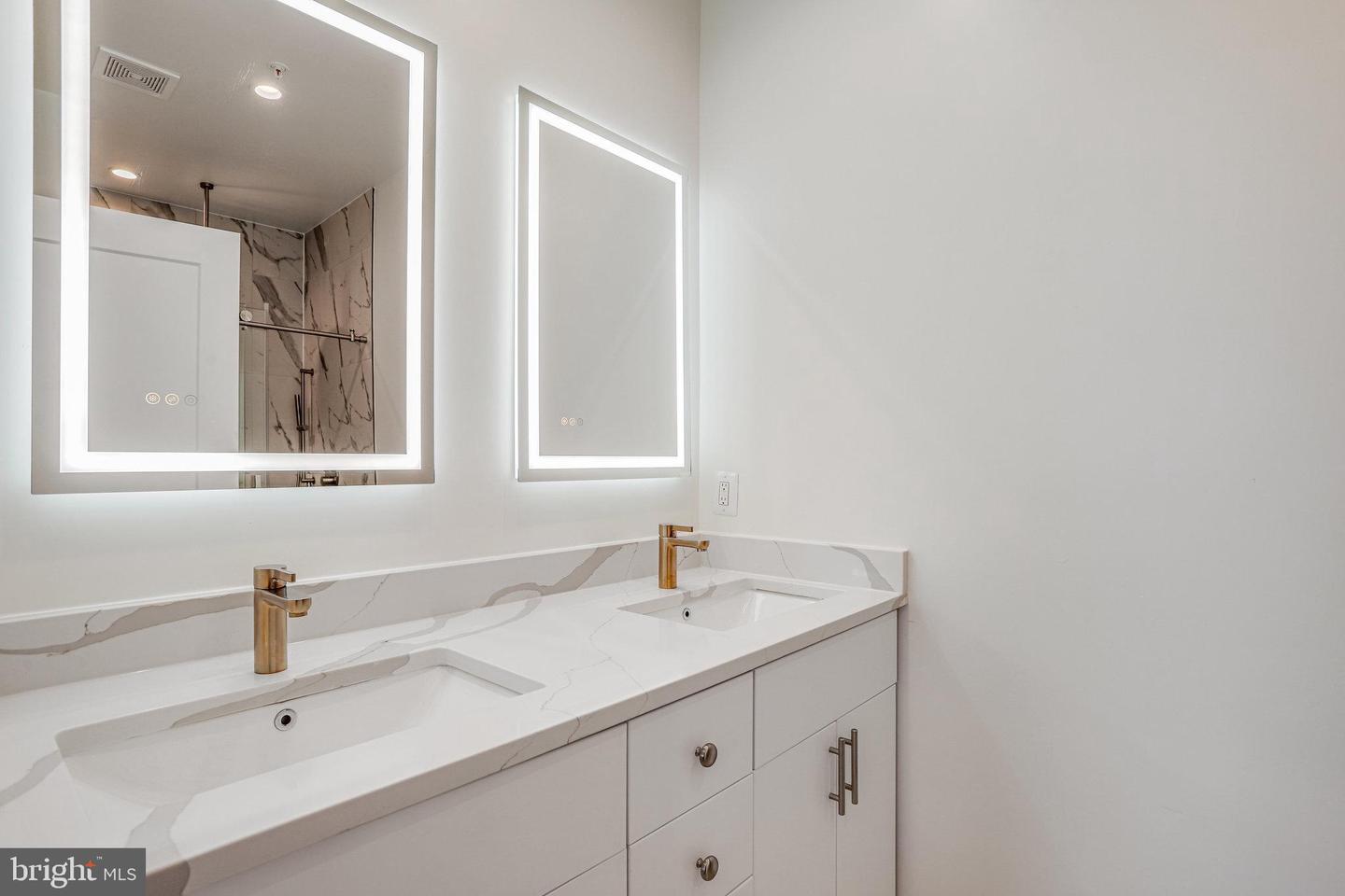 4902 D ST SE, WASHINGTON, District Of Columbia 20019, 5 Bedrooms Bedrooms, ,3 BathroomsBathrooms,Residential,For sale,4902 D ST SE,DCDC2199368 MLS # DCDC2199368