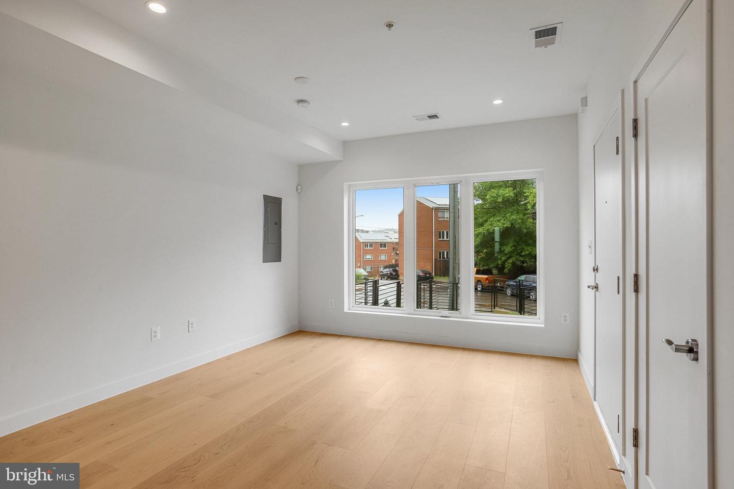 4902 D ST SE, WASHINGTON, District Of Columbia 20019, 5 Bedrooms Bedrooms, ,3 BathroomsBathrooms,Residential,For sale,4902 D ST SE,DCDC2199368 MLS # DCDC2199368
