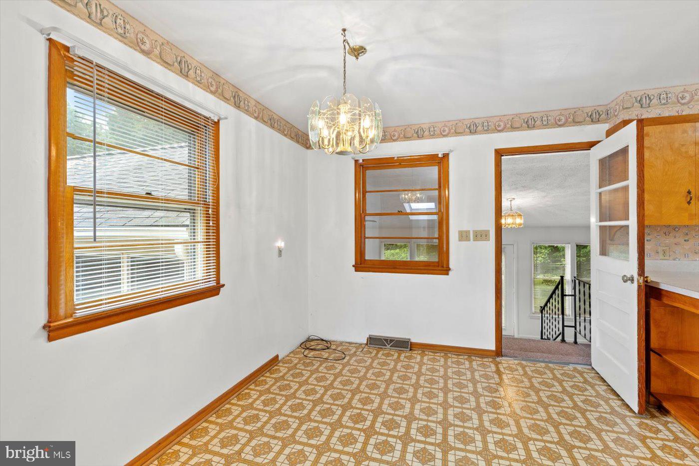 5524 HICKORY RIDGE RD, SPOTSYLVANIA, Virginia 22551, 4 Bedrooms Bedrooms, ,2 BathroomsBathrooms,Residential,For sale,5524 HICKORY RIDGE RD,VASP2033006 MLS # VASP2033006