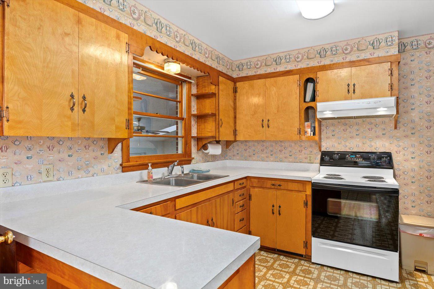 5524 HICKORY RIDGE RD, SPOTSYLVANIA, Virginia 22551, 4 Bedrooms Bedrooms, ,2 BathroomsBathrooms,Residential,For sale,5524 HICKORY RIDGE RD,VASP2033006 MLS # VASP2033006