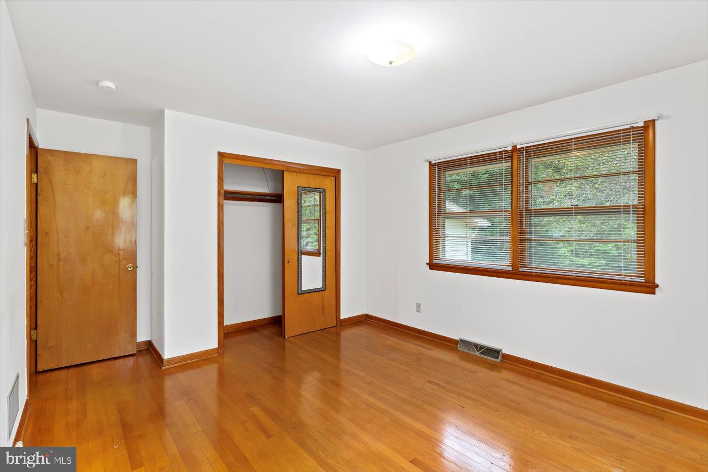 5524 HICKORY RIDGE RD, SPOTSYLVANIA, Virginia 22551, 4 Bedrooms Bedrooms, ,2 BathroomsBathrooms,Residential,For sale,5524 HICKORY RIDGE RD,VASP2033006 MLS # VASP2033006