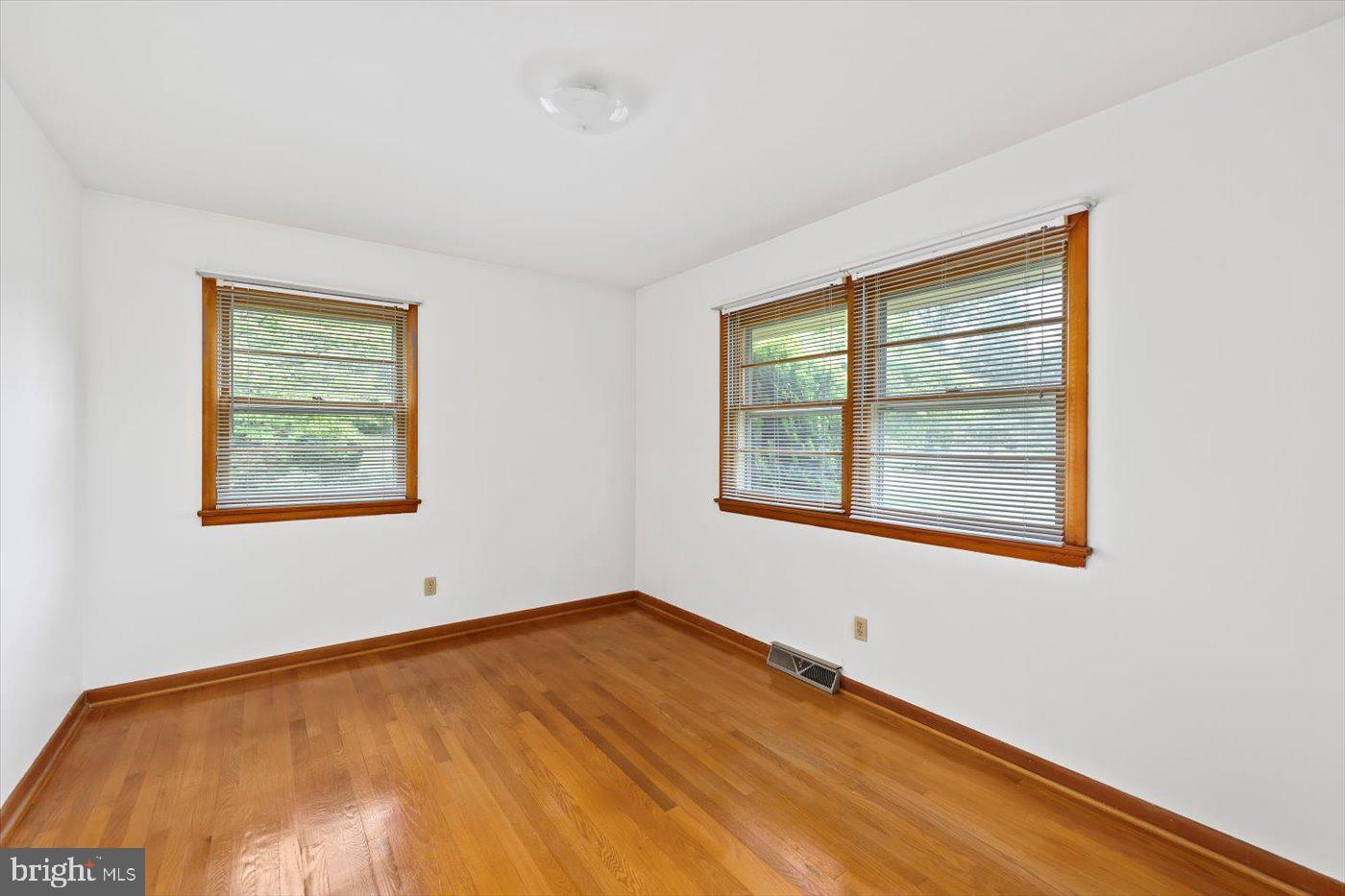 5524 HICKORY RIDGE RD, SPOTSYLVANIA, Virginia 22551, 4 Bedrooms Bedrooms, ,2 BathroomsBathrooms,Residential,For sale,5524 HICKORY RIDGE RD,VASP2033006 MLS # VASP2033006