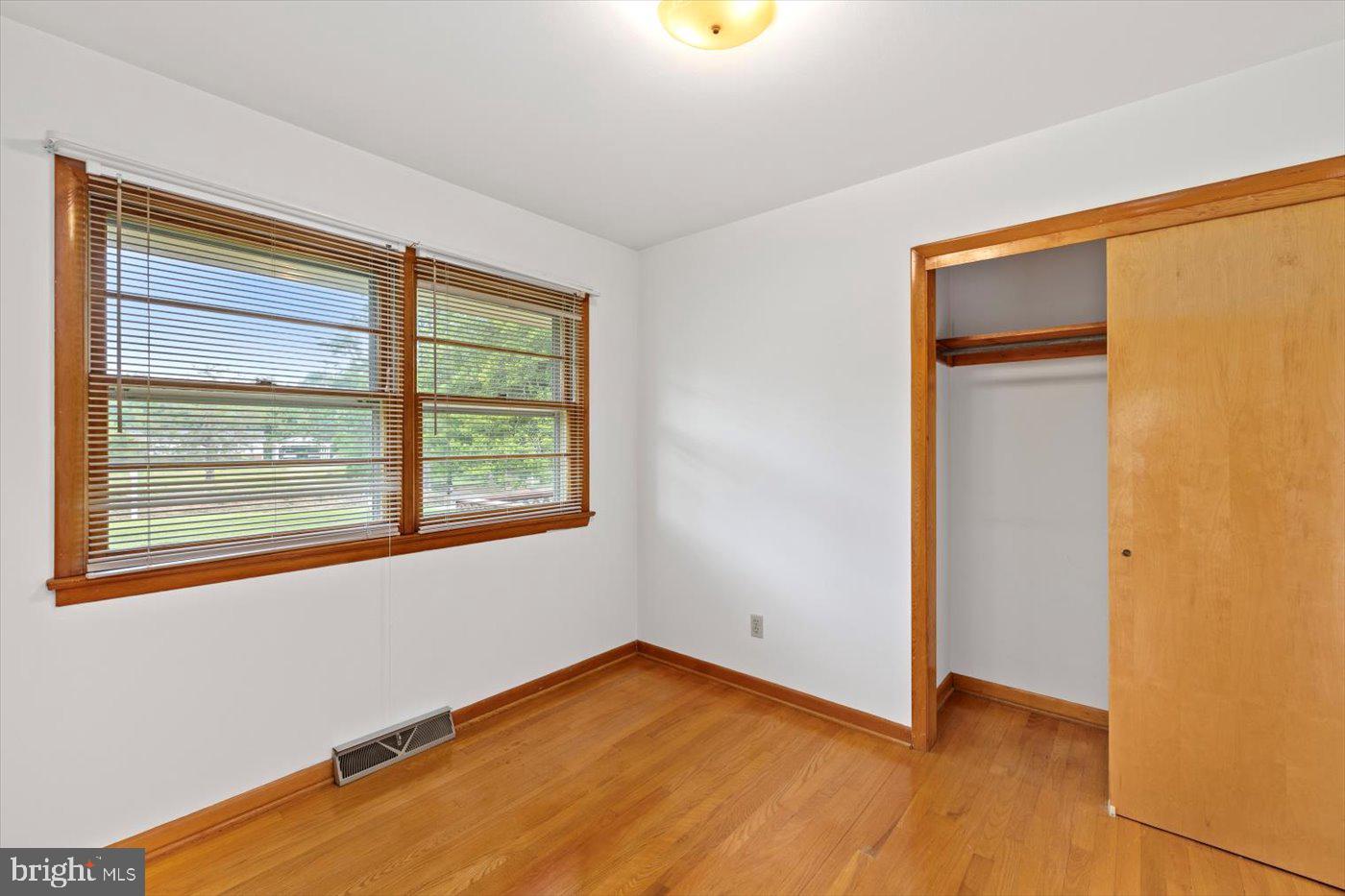 5524 HICKORY RIDGE RD, SPOTSYLVANIA, Virginia 22551, 4 Bedrooms Bedrooms, ,2 BathroomsBathrooms,Residential,For sale,5524 HICKORY RIDGE RD,VASP2033006 MLS # VASP2033006