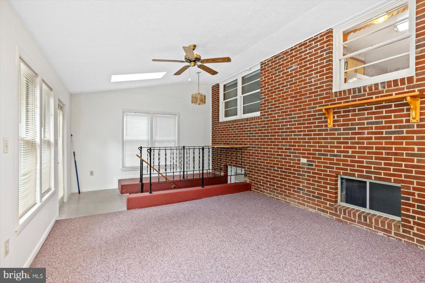 5524 HICKORY RIDGE RD, SPOTSYLVANIA, Virginia 22551, 4 Bedrooms Bedrooms, ,2 BathroomsBathrooms,Residential,For sale,5524 HICKORY RIDGE RD,VASP2033006 MLS # VASP2033006