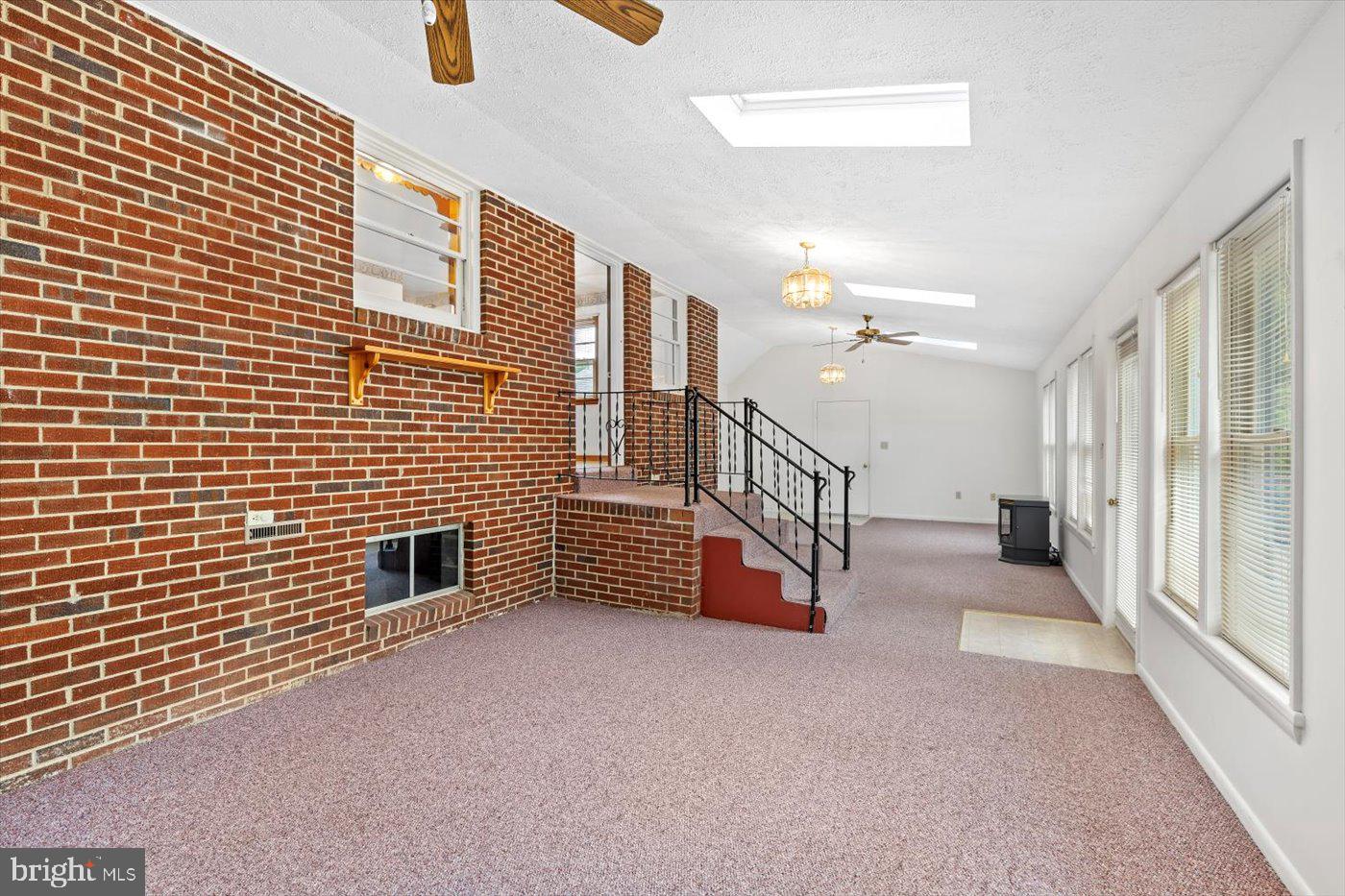 5524 HICKORY RIDGE RD, SPOTSYLVANIA, Virginia 22551, 4 Bedrooms Bedrooms, ,2 BathroomsBathrooms,Residential,For sale,5524 HICKORY RIDGE RD,VASP2033006 MLS # VASP2033006