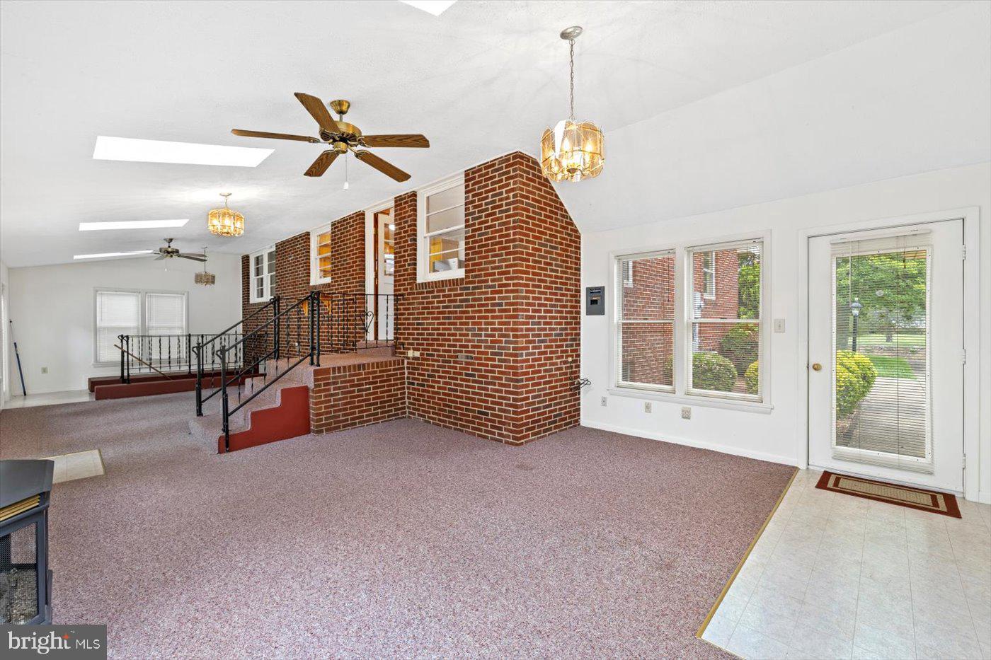 5524 HICKORY RIDGE RD, SPOTSYLVANIA, Virginia 22551, 4 Bedrooms Bedrooms, ,2 BathroomsBathrooms,Residential,For sale,5524 HICKORY RIDGE RD,VASP2033006 MLS # VASP2033006