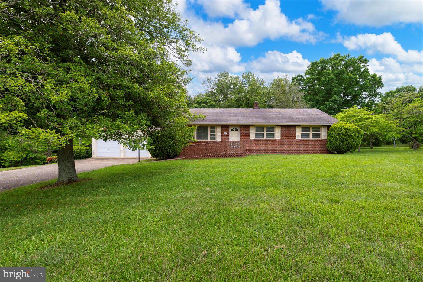 5524 HICKORY RIDGE RD, SPOTSYLVANIA, Virginia 22551, 4 Bedrooms Bedrooms, ,2 BathroomsBathrooms,Residential,For sale,5524 HICKORY RIDGE RD,VASP2033006 MLS # VASP2033006
