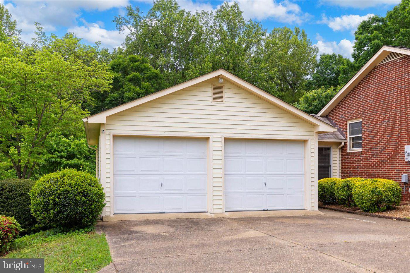 5524 HICKORY RIDGE RD, SPOTSYLVANIA, Virginia 22551, 4 Bedrooms Bedrooms, ,2 BathroomsBathrooms,Residential,For sale,5524 HICKORY RIDGE RD,VASP2033006 MLS # VASP2033006
