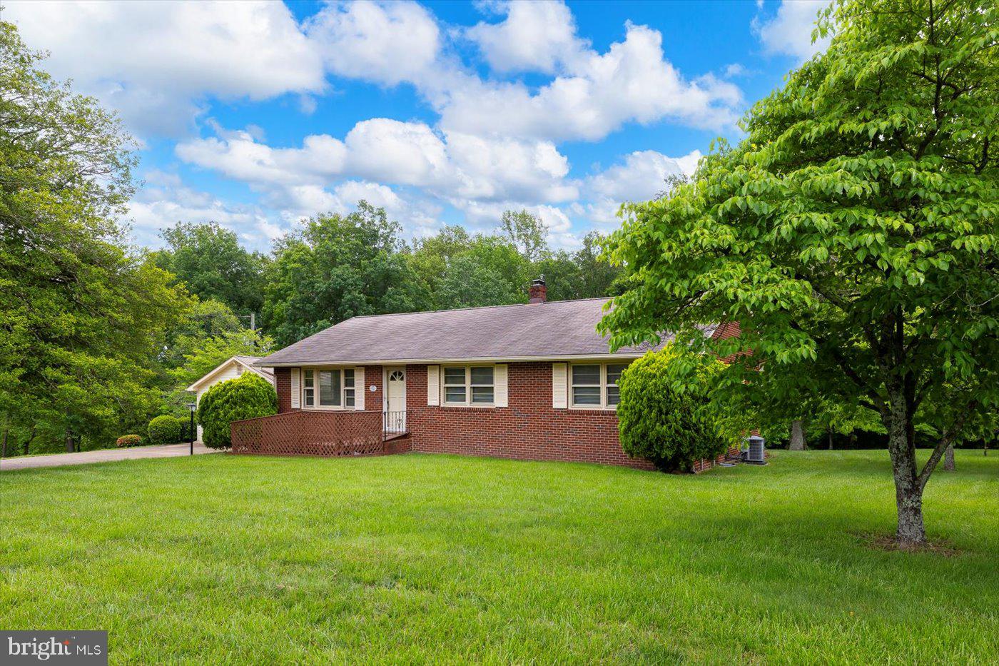 5524 HICKORY RIDGE RD, SPOTSYLVANIA, Virginia 22551, 4 Bedrooms Bedrooms, ,2 BathroomsBathrooms,Residential,For sale,5524 HICKORY RIDGE RD,VASP2033006 MLS # VASP2033006