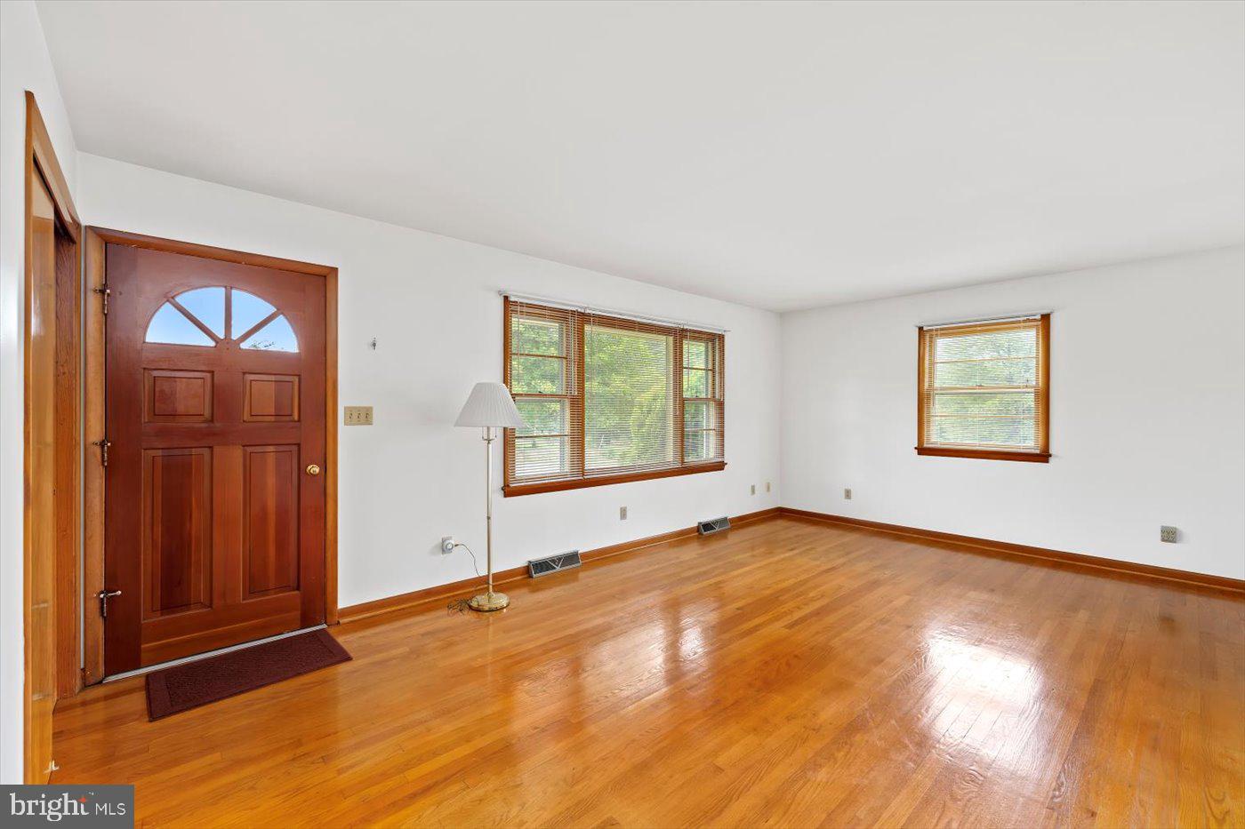 5524 HICKORY RIDGE RD, SPOTSYLVANIA, Virginia 22551, 4 Bedrooms Bedrooms, ,2 BathroomsBathrooms,Residential,For sale,5524 HICKORY RIDGE RD,VASP2033006 MLS # VASP2033006