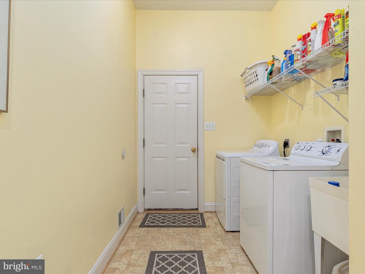1517 BROOKDALE CT, WINCHESTER, Virginia 22601, 4 Bedrooms Bedrooms, ,4 BathroomsBathrooms,Residential,For sale,1517 BROOKDALE CT,VAWI2007668 MLS # VAWI2007668