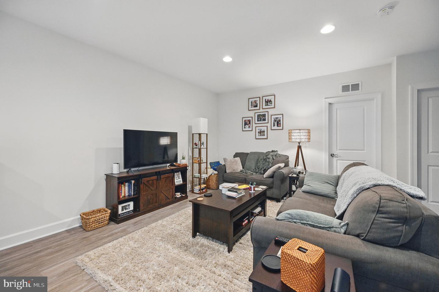 7621 LEONARD DR, FALLS CHURCH, Virginia 22043, 8 Bedrooms Bedrooms, ,6 BathroomsBathrooms,Residential,For sale,7621 LEONARD DR,VAFX2240562 MLS # VAFX2240562