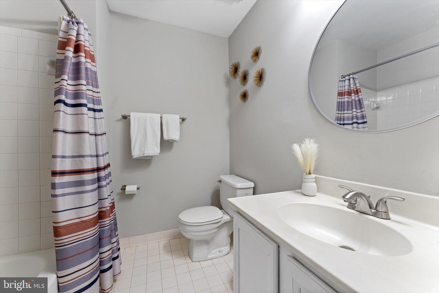 210 AUTUMN OLIVE WAY, STERLING, Virginia 20164, 4 Bedrooms Bedrooms, ,3 BathroomsBathrooms,Residential,For sale,210 AUTUMN OLIVE WAY,VALO2096368 MLS # VALO2096368