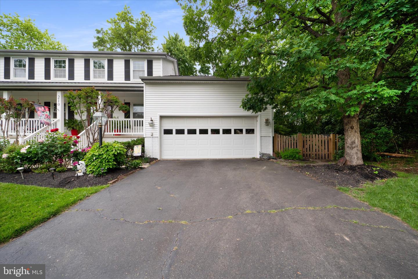 210 AUTUMN OLIVE WAY, STERLING, Virginia 20164, 4 Bedrooms Bedrooms, ,3 BathroomsBathrooms,Residential,For sale,210 AUTUMN OLIVE WAY,VALO2096368 MLS # VALO2096368
