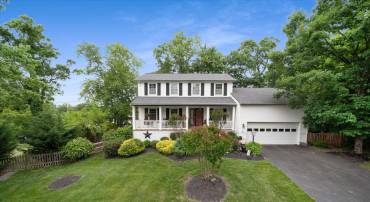 210 AUTUMN OLIVE WAY, STERLING, Virginia 20164, 4 Bedrooms Bedrooms, ,3 BathroomsBathrooms,Residential,For sale,210 AUTUMN OLIVE WAY,VALO2096368 MLS # VALO2096368