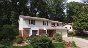 7750 CARRLEIGH PKWY, SPRINGFIELD, Virginia 22152, 5 Bedrooms Bedrooms, ,2 BathroomsBathrooms,Residential,For sale,7750 CARRLEIGH PKWY,VAFX2240750 MLS # VAFX2240750