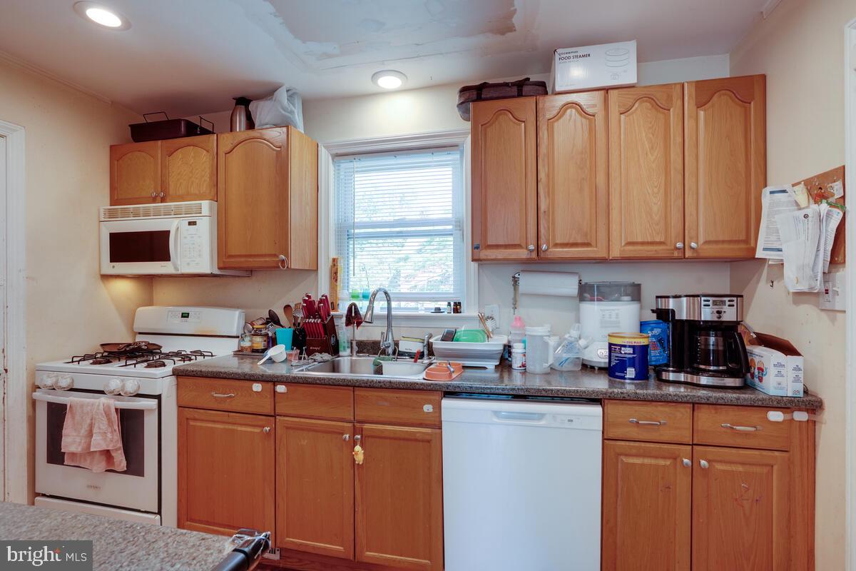 6119 11TH ST N, ARLINGTON, Virginia 22205, 2 Bedrooms Bedrooms, ,2 BathroomsBathrooms,Residential,For sale,6119 11TH ST N,VAAR2057450 MLS # VAAR2057450