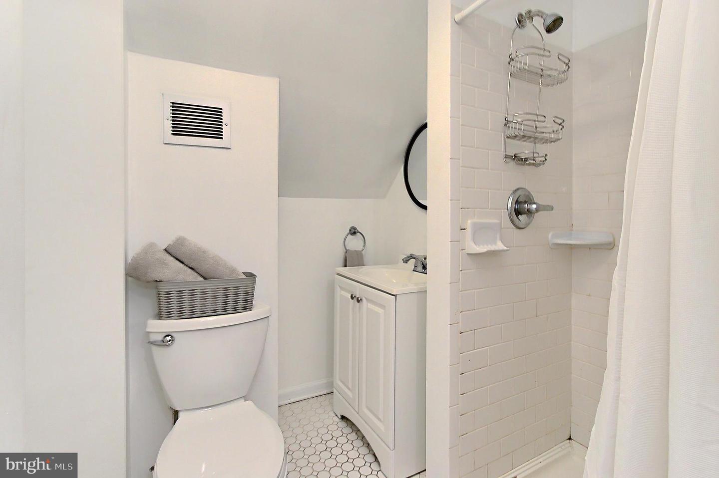 503 RANDOLPH ST, FALLS CHURCH, Virginia 22046, 4 Bedrooms Bedrooms, ,2 BathroomsBathrooms,Residential,For sale,503 RANDOLPH ST,VAFA2003000 MLS # VAFA2003000