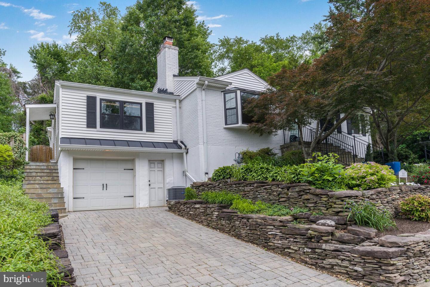 2901 N ROCHESTER ST, ARLINGTON, Virginia 22213, 4 Bedrooms Bedrooms, ,3 BathroomsBathrooms,Residential,For sale,2901 N ROCHESTER ST,VAAR2057472 MLS # VAAR2057472