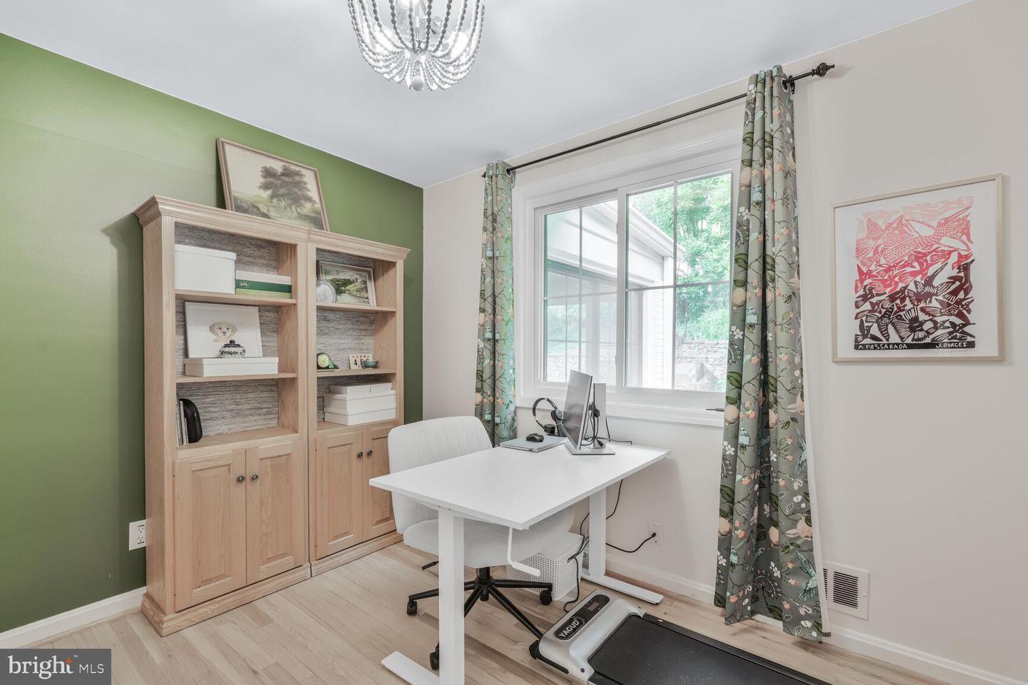 2901 N ROCHESTER ST, ARLINGTON, Virginia 22213, 4 Bedrooms Bedrooms, ,3 BathroomsBathrooms,Residential,For sale,2901 N ROCHESTER ST,VAAR2057472 MLS # VAAR2057472