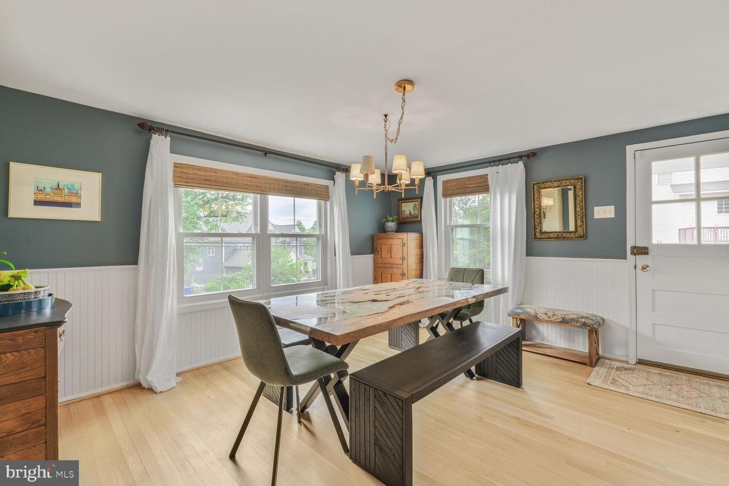 2901 N ROCHESTER ST, ARLINGTON, Virginia 22213, 4 Bedrooms Bedrooms, ,3 BathroomsBathrooms,Residential,For sale,2901 N ROCHESTER ST,VAAR2057472 MLS # VAAR2057472