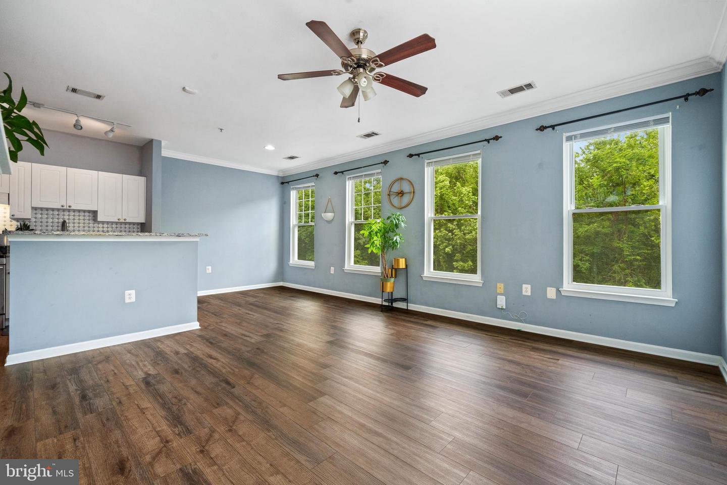 11365 ARISTOTLE DR #9-215, FAIRFAX, Virginia 22030, 2 Bedrooms Bedrooms, ,2 BathroomsBathrooms,Residential,For sale,11365 ARISTOTLE DR #9-215,VAFX2240954 MLS # VAFX2240954