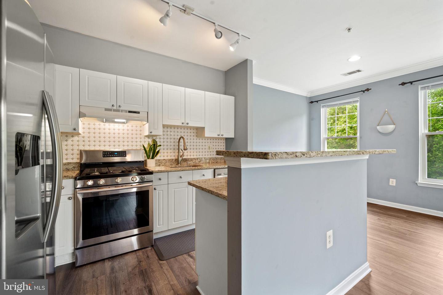11365 ARISTOTLE DR #9-215, FAIRFAX, Virginia 22030, 2 Bedrooms Bedrooms, ,2 BathroomsBathrooms,Residential,For sale,11365 ARISTOTLE DR #9-215,VAFX2240954 MLS # VAFX2240954