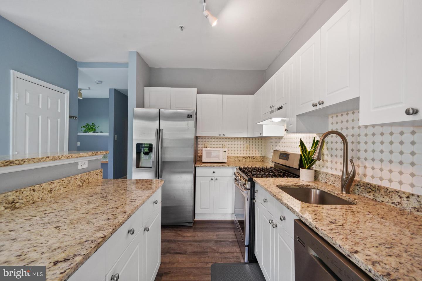 11365 ARISTOTLE DR #9-215, FAIRFAX, Virginia 22030, 2 Bedrooms Bedrooms, ,2 BathroomsBathrooms,Residential,For sale,11365 ARISTOTLE DR #9-215,VAFX2240954 MLS # VAFX2240954